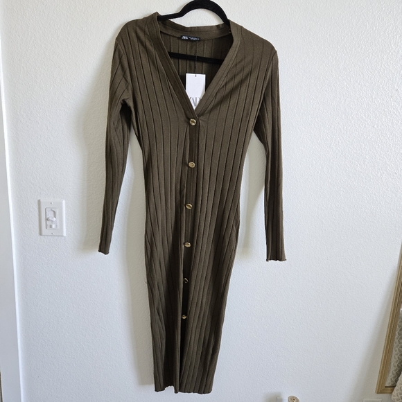 Zara Dresses & Skirts - Zara Green Long Sleeve V-Neck Sheath Dress(New)